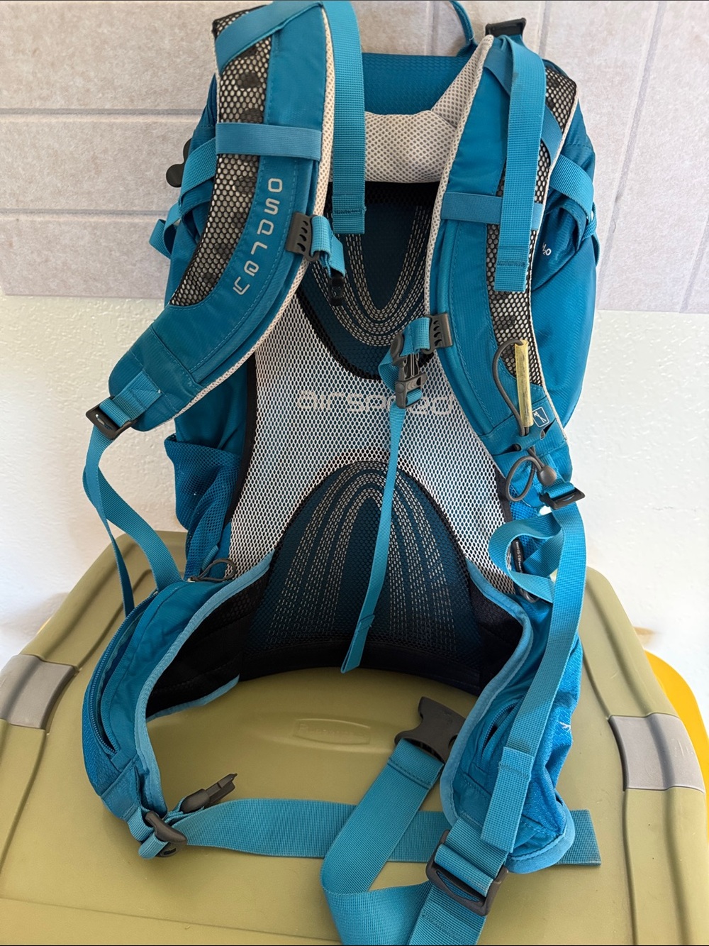 OSPREY Sirrus 24 Backpack in Teal Blue - Picture 3 of 4